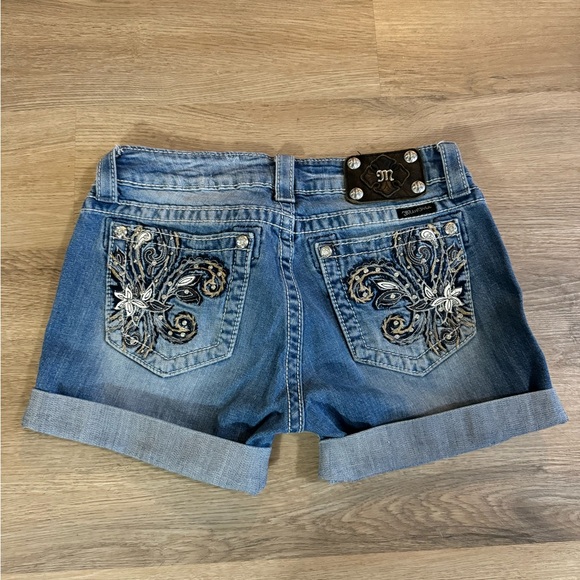 Miss Me shorts size 28. Mid rise - Picture 2 of 2